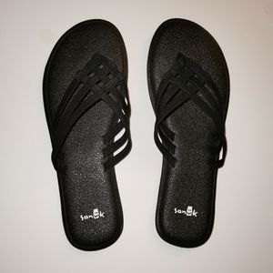 (Women's 7) NWOT Sanuk Yoga Salty Sandals